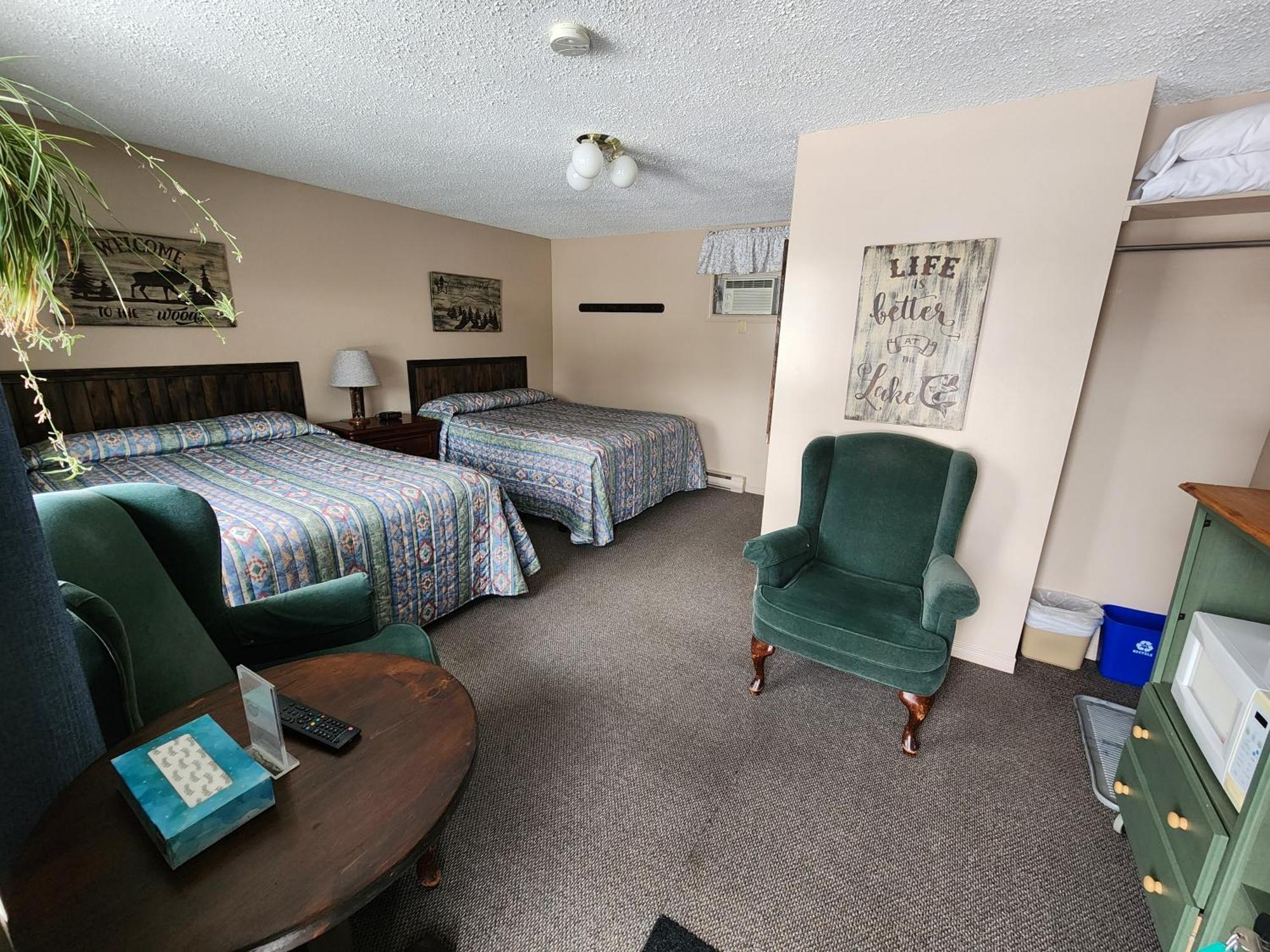 Dwight Village Motel Exterior foto